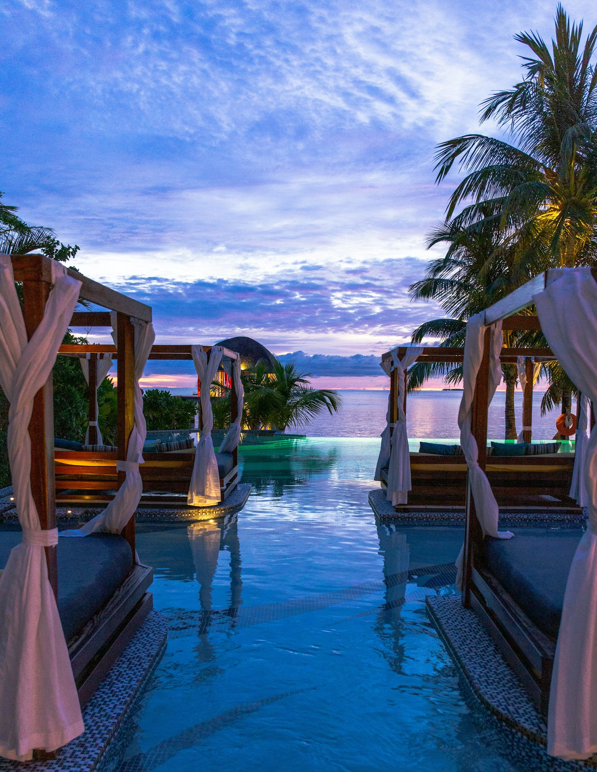 Luxury Destination Holiday Package Discount Banner